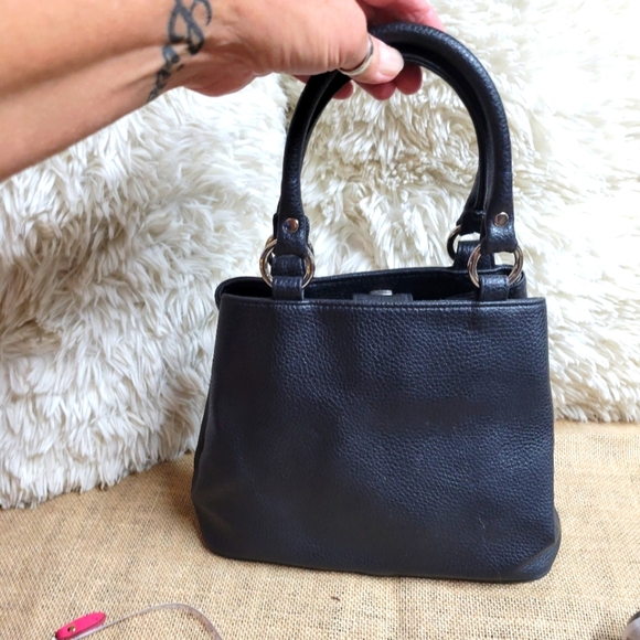 Liz Claiborne Handbags - Vintage Liz Claiborne hand bag pebble leather-black